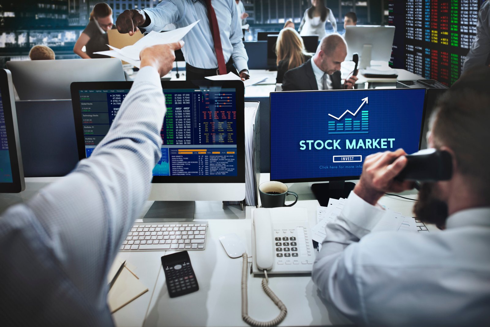 Read more about the article Stocks Vs Currency Trading